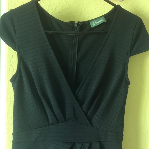 Dress - Picture 2 of 4